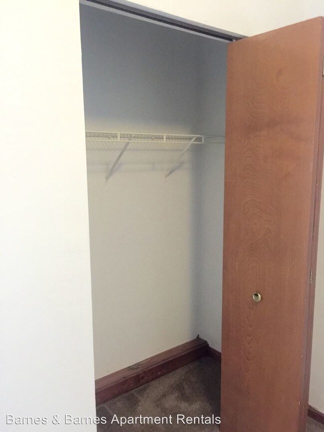 Building Photo - 512 W Cross St