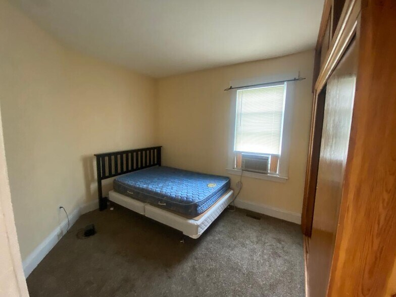 Bedroom - 112 Jackson Ave