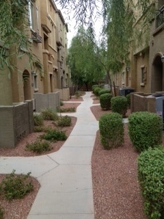 Building Photo - 2 bed, 2.5 bath, 2 car garage Townhome