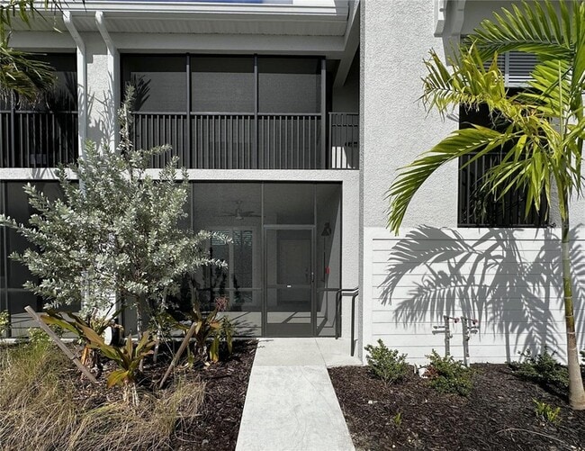 Building Photo - 14221 Heritage Landing Blvd