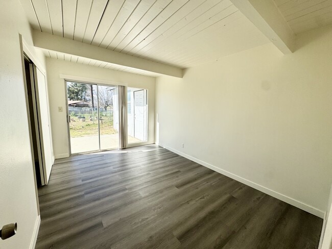 Building Photo - 21331 Heather Pl