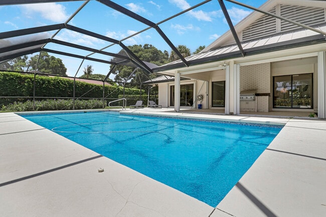 Building Photo - 5740 SE Winged Foot Dr