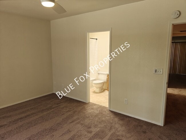 Building Photo - 10131 E Lost Trails St