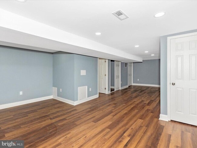 Building Photo - 5443 Jonquil Ave