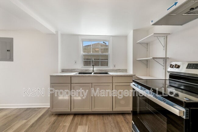 Building Photo - 2015 E 58th St