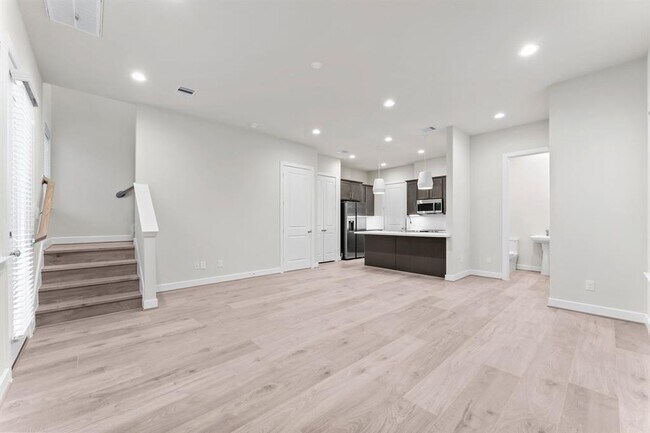 Building Photo - 5905 Haring Ln