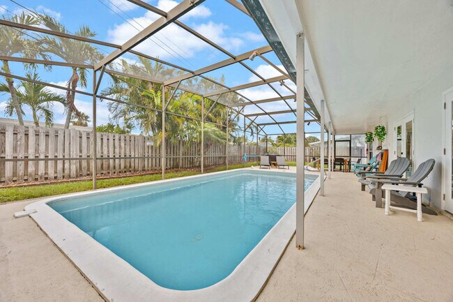 Building Photo - 366 W Osceola Ln