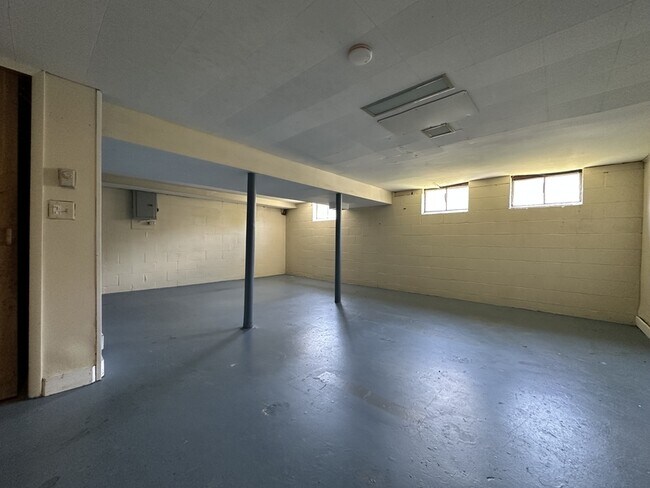 Building Photo - 1522 Princess Anne Dr