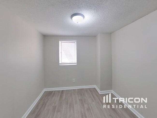 Building Photo - 3601 Christine Pl