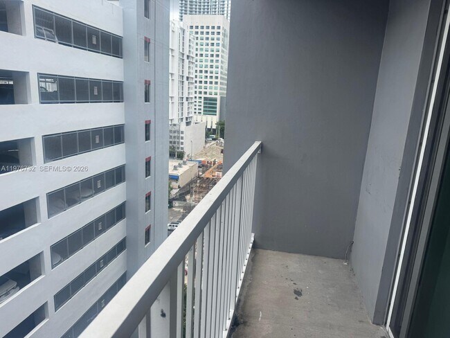 Building Photo - 104 SW 9th St