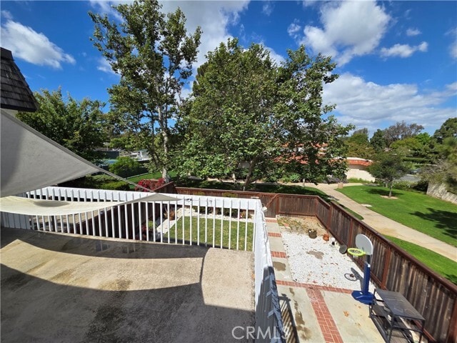 Building Photo - 20 Senisa