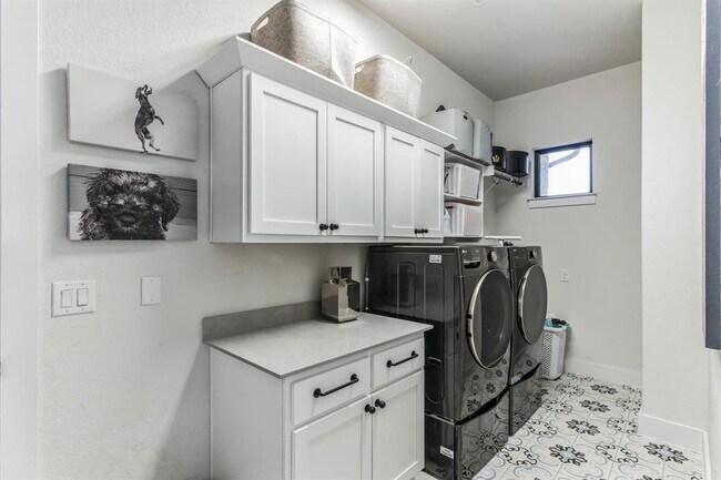 Building Photo - 325 Cumberland Cv