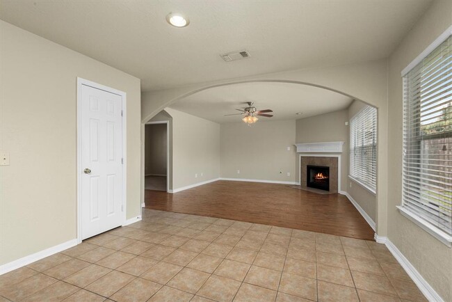Building Photo - 17919 Rose Hill Park Ln