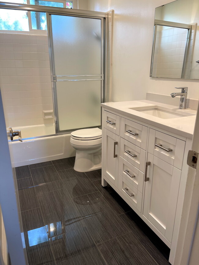 Bathroom 2 - 1132 16th St