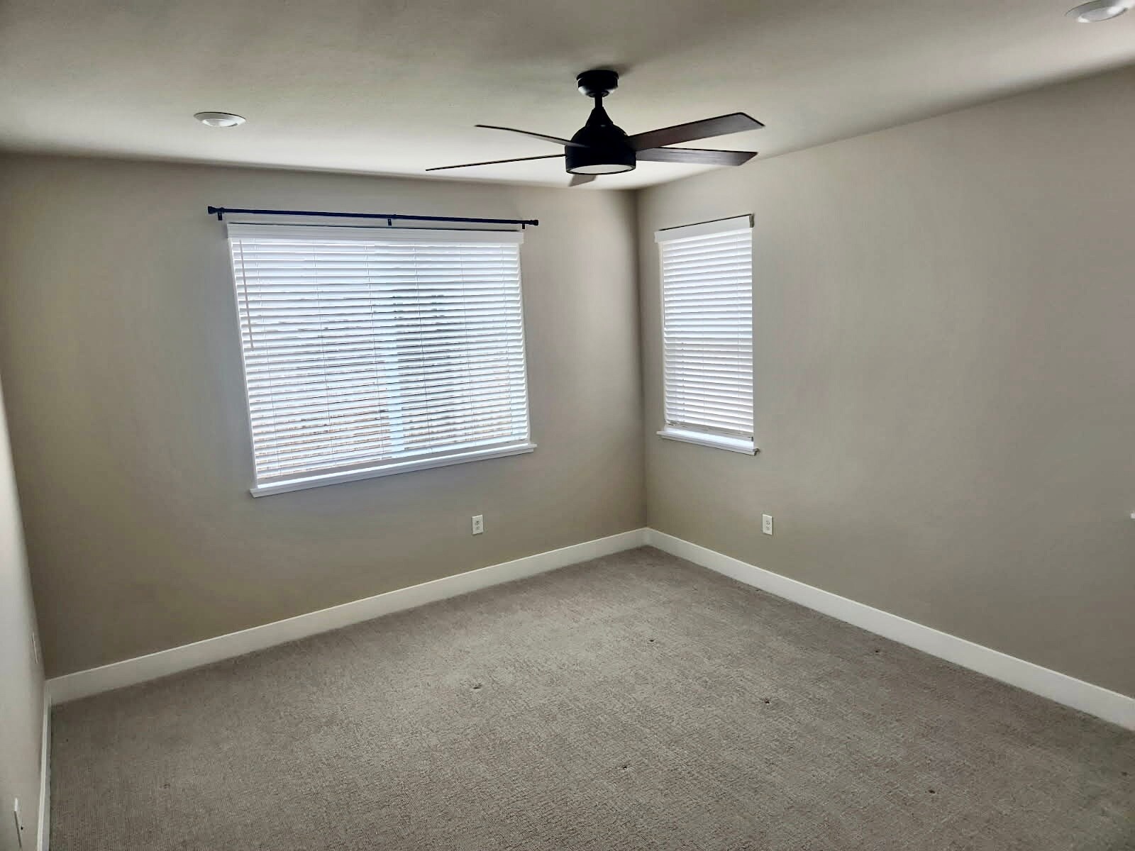 Building Photo - 3484 Dutch Canyon Dr