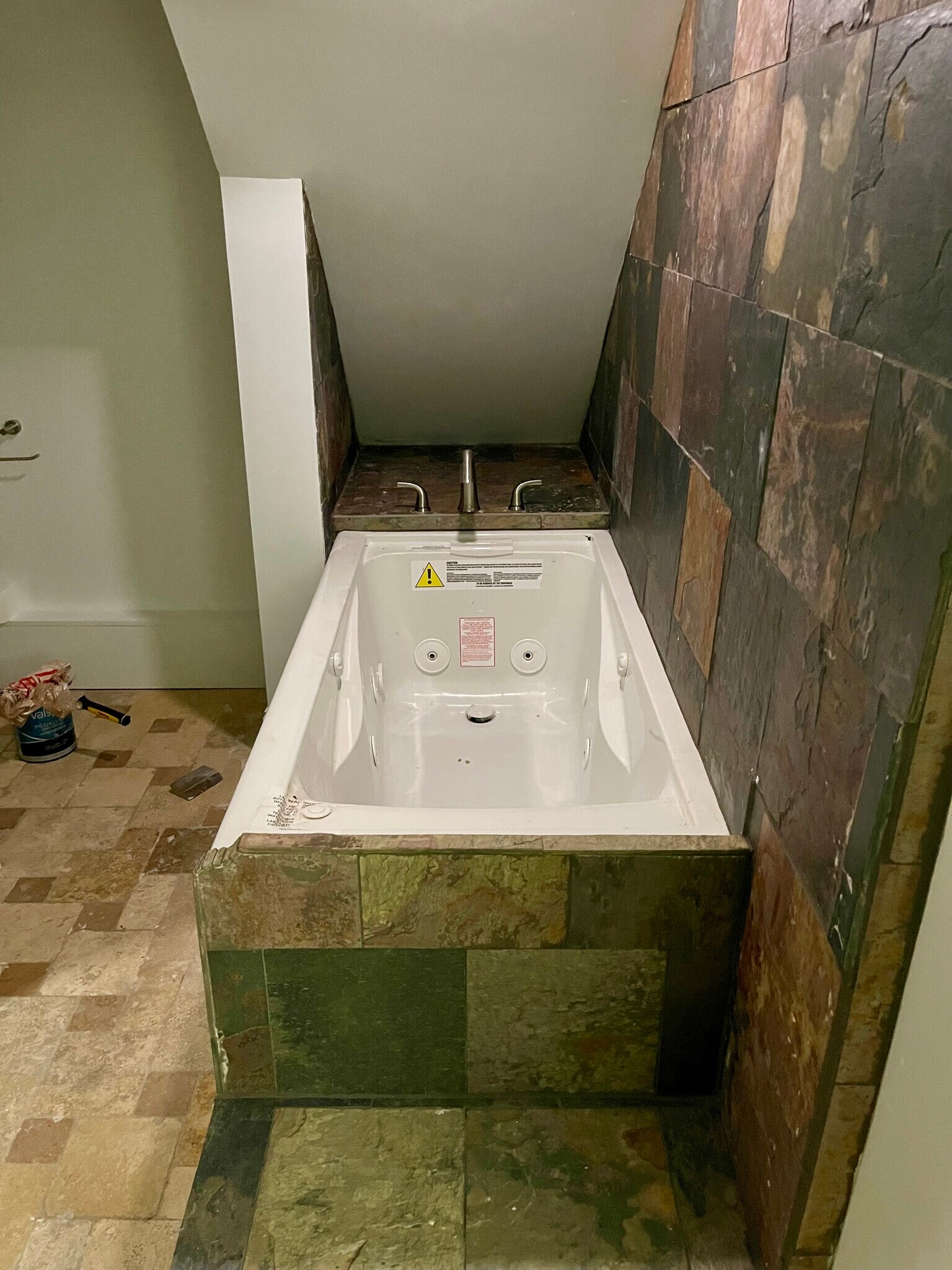 Building Photo - 24 Forest Hills Dr