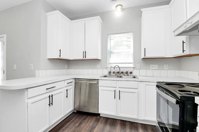 Building Photo - 3731 Bullard St