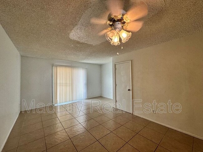 Building Photo - 2801 E Monte Cristo Ave