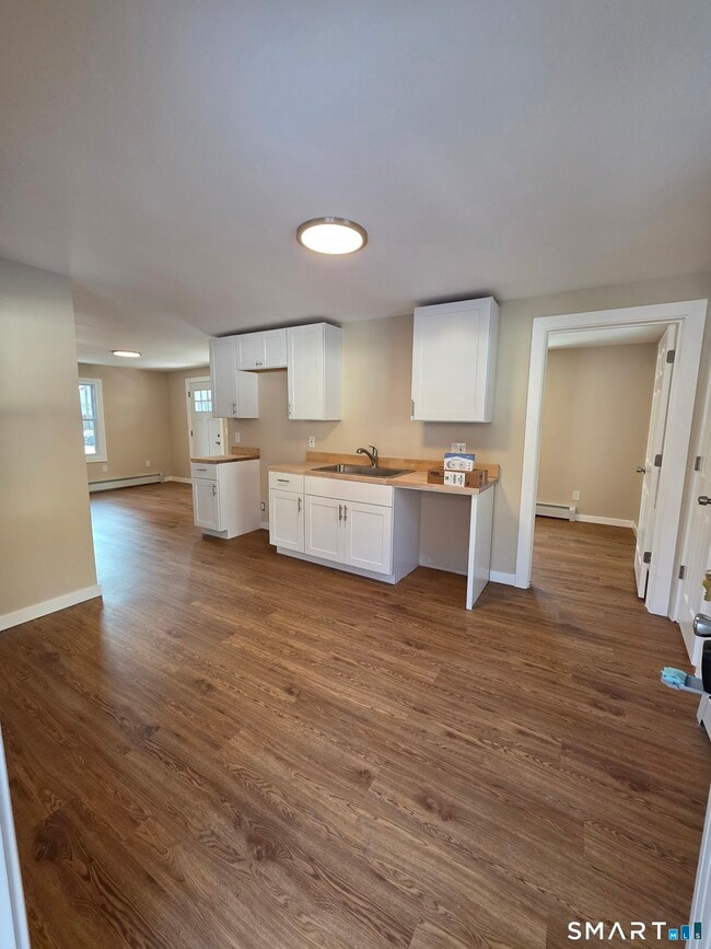 Building Photo - 14 Smith St