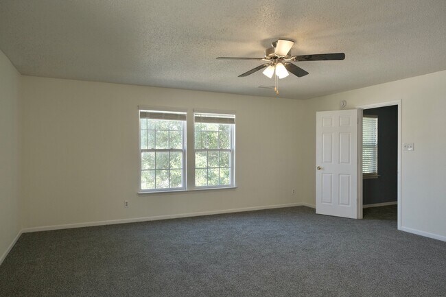 Building Photo - 6857 Maywood Cir