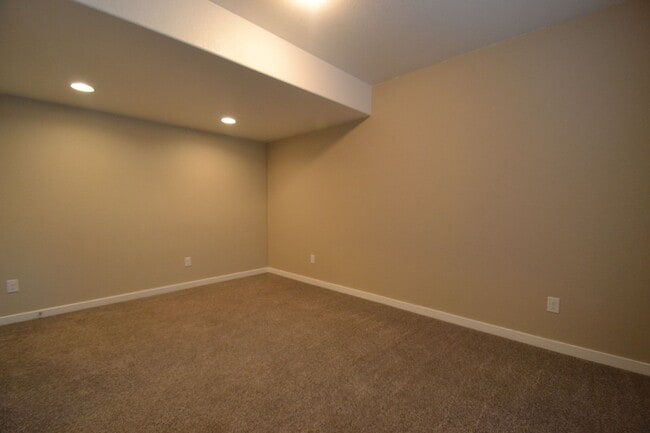 Building Photo - Ranch w/finished Basement with AC and a Gas Stove!