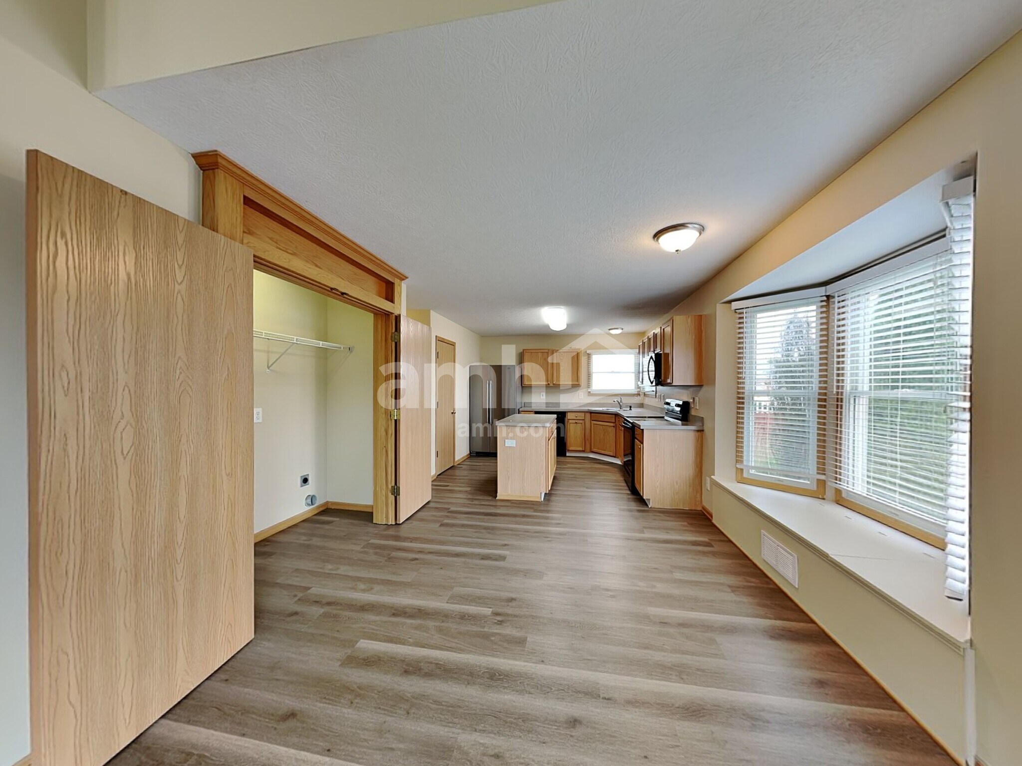 Building Photo - 100 Winesap St