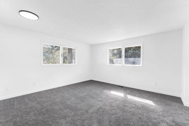 Building Photo - 6305 S Pittsburg St