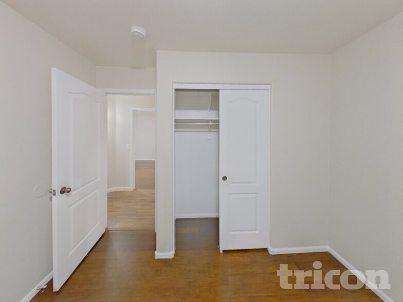 Building Photo - 42028 W Sunland Dr