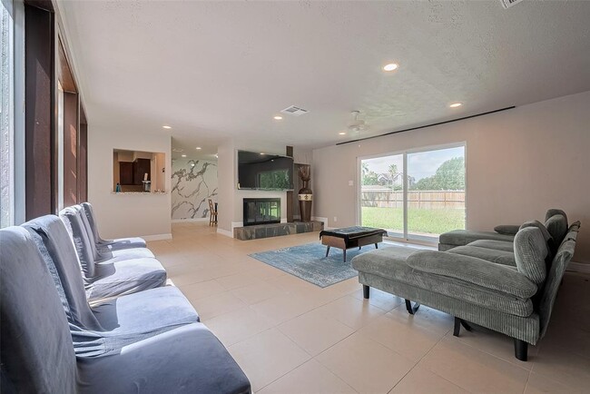 Building Photo - 14330 Templar Ln
