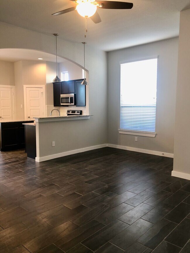 Building Photo - LUXURY 2 STORY DUPLEX LOCATED IN MIDLOTHIAN, TEXAS!
