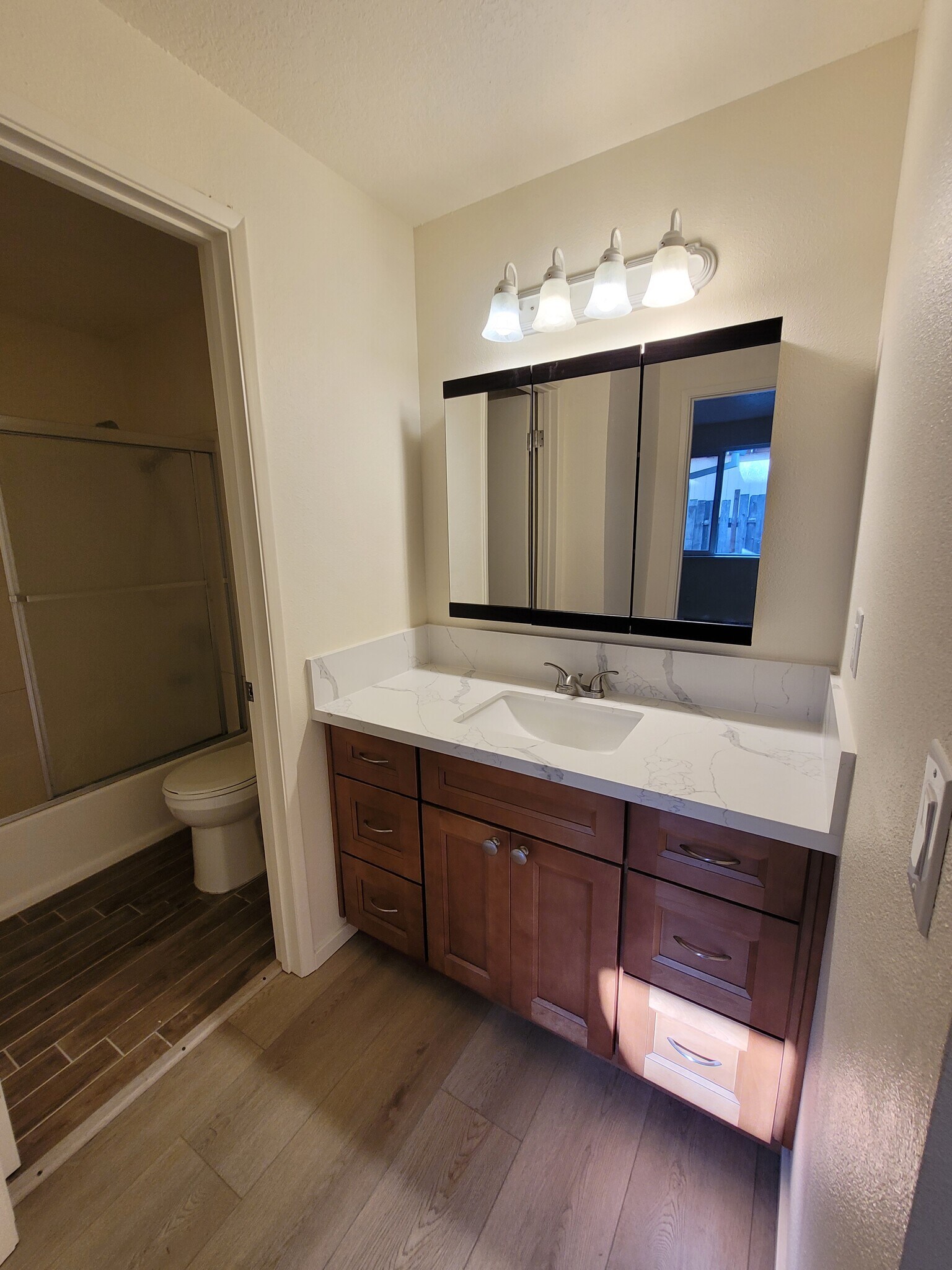 Building Photo - 1045 S Jasper St