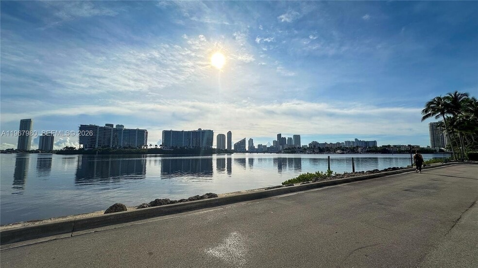 Building Photo - 3255 NE 184th St