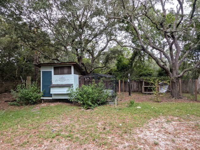 Building Photo - 8717 Sand Pine Dr