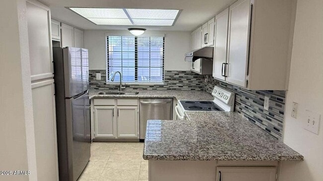 Building Photo - 925 N College Ave