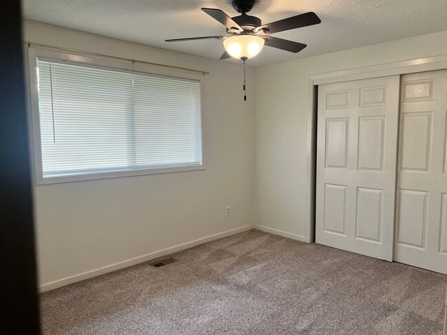 Building Photo - Charming Tualatin home on corner lot!