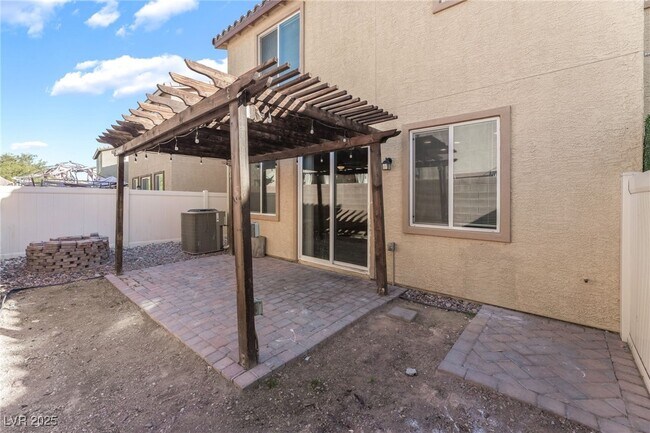 Building Photo - 4016 Juanita May Ave