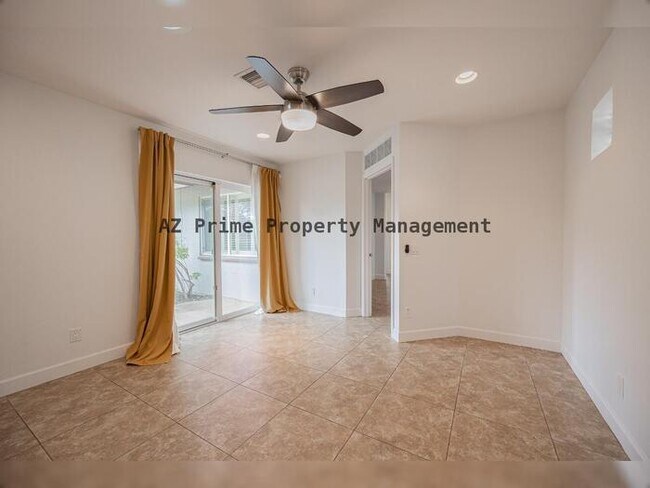 Building Photo - 5301 N 43rd Pl