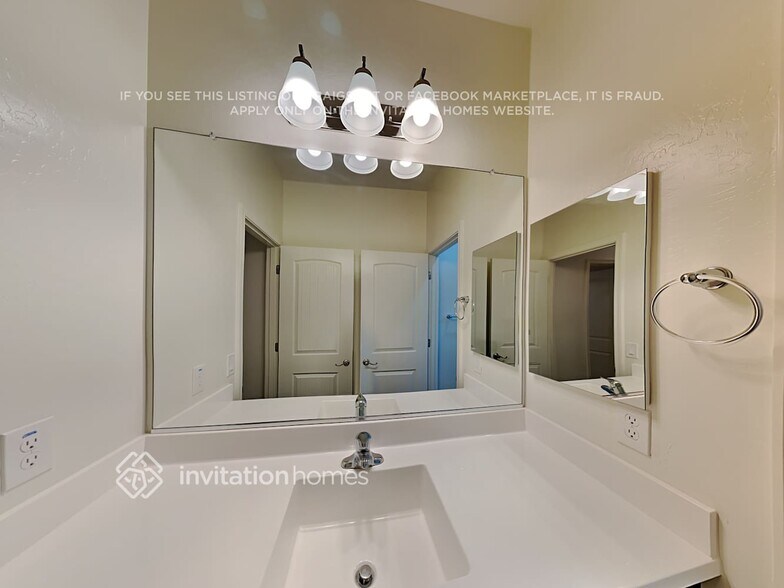 Building Photo - 2135 W Madisen Marie Ave