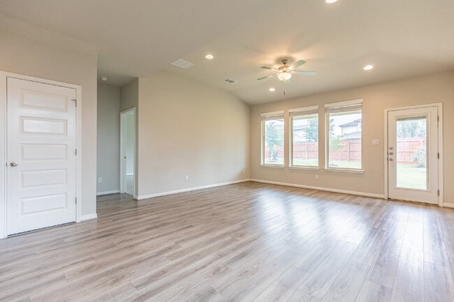 Building Photo - 6631 Gentry Farm