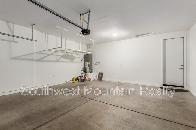 Building Photo - 2753 S 85th Way