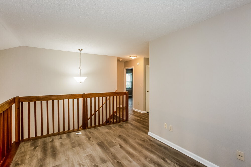 Building Photo - 279 Brookview Dr