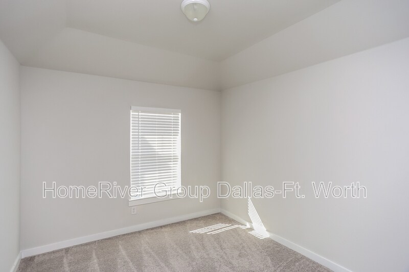 Building Photo - 353 Fire Rock Dr