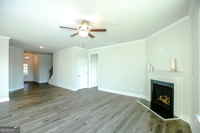 Building Photo - 452 Hellen Vly Dr
