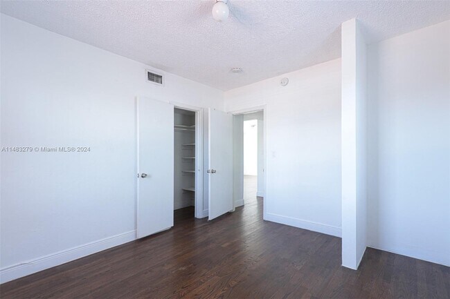 Building Photo - 931 79th Terrace