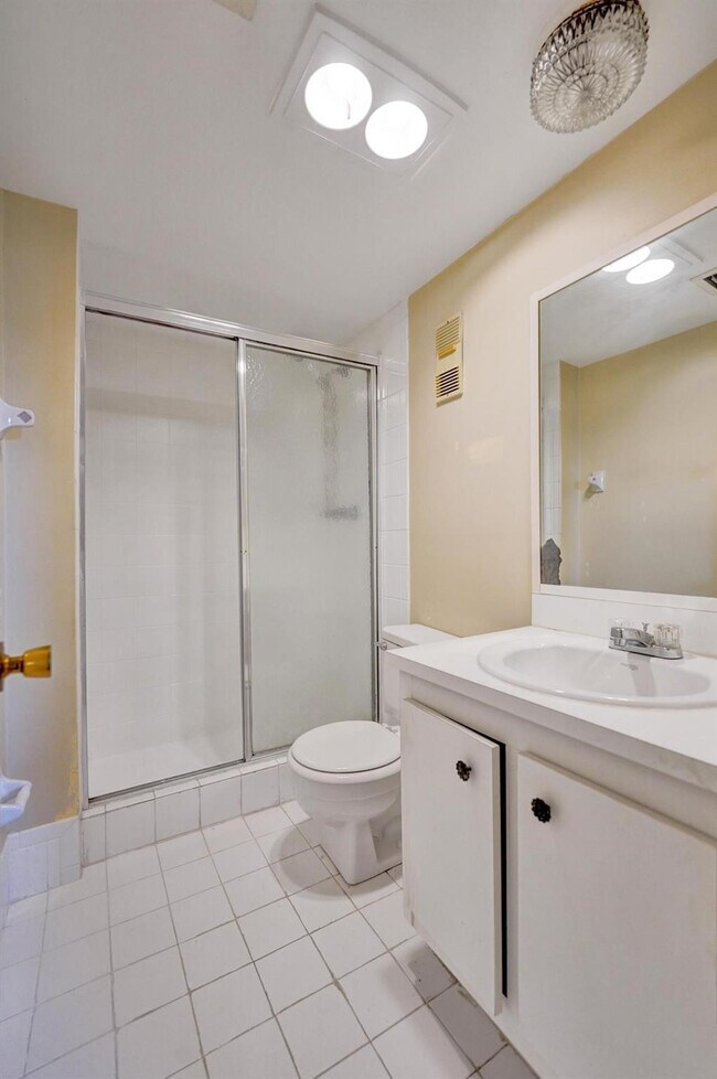 Building Photo - 9440 Poinciana Pl