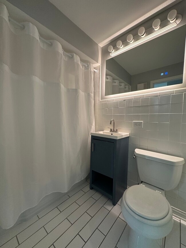 Building Photo - 17 N King Arthur Ct