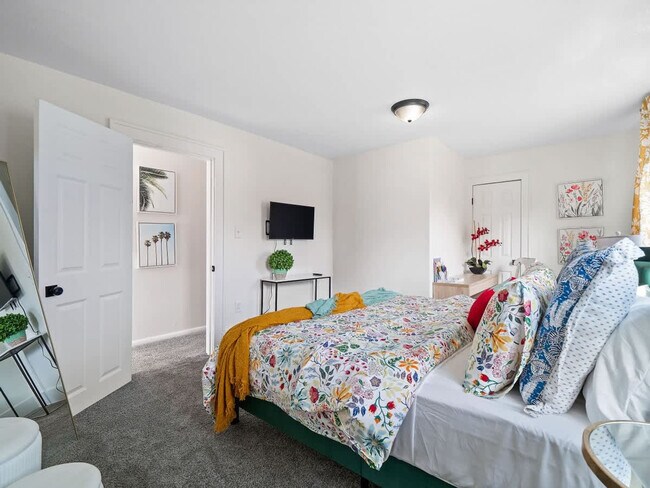 Building Photo - 2804 6th St