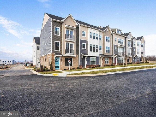 Building Photo - 2580 Hopton Ln