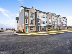 Building Photo - 2580 Hopton Ln