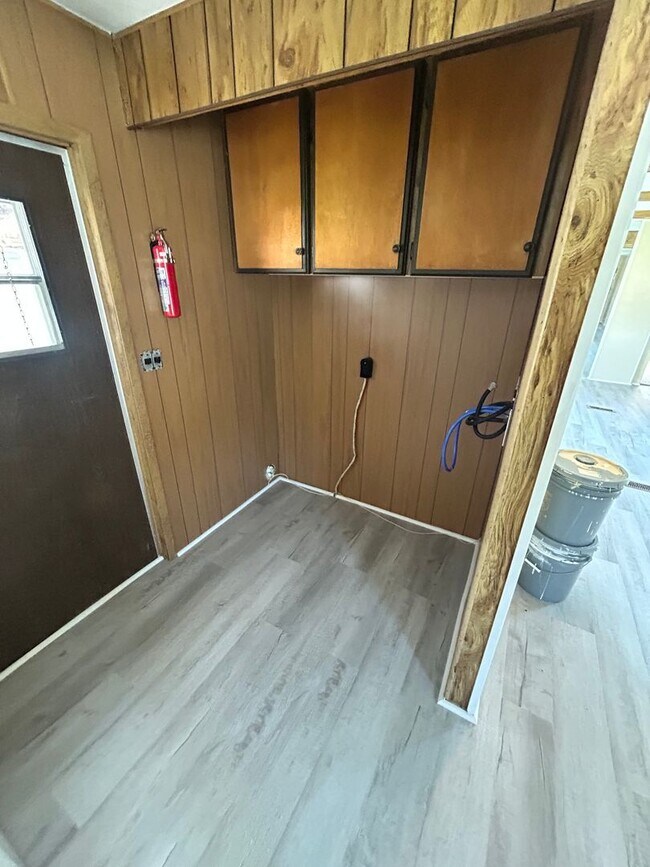 Building Photo - Thompsons Manor MHC
